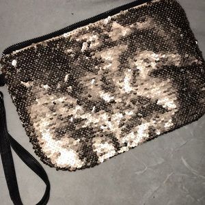 Sequin clutch